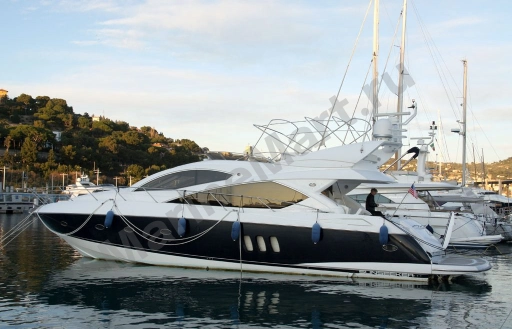 Моторная яхта SUNSEEKER MANHATTAN 60