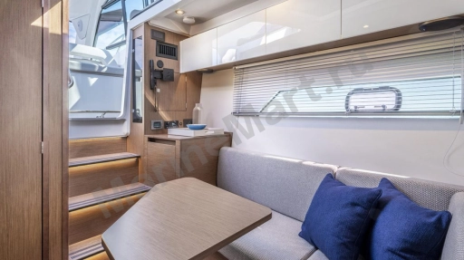 Моторная яхта BENETEAU GRAN TURISMO 36