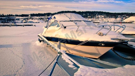 Стоянка яхт, катеров, лодок в зимний сезон на открытой площадке