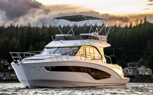 Катер Beneteau Antares 12 Fly с моторами 2x400 + Joystick
