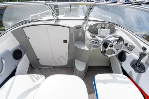 Bayliner 212 Capri