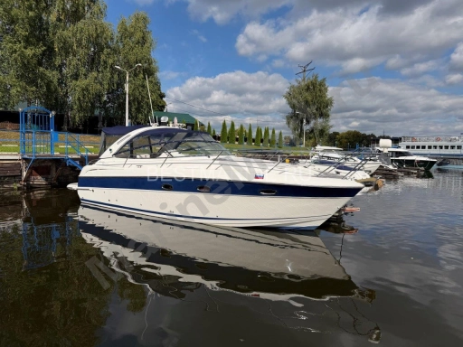 Моторная яхта Bavaria 33 Sport