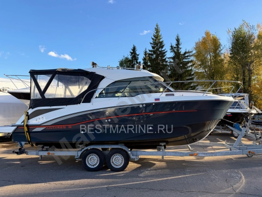 Моторный катер Beneteau Antares 8